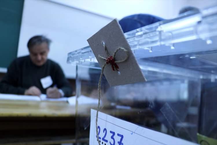 <p>Diyelim İmamoğlu şimdiden aday gösterildi ve seçim takvimi açıklanmadan siyasi yasak kesinleşti. O durumda da yine oluşacak tepkiler nedeniyle muhalefetin adayı kazanır.</p>
