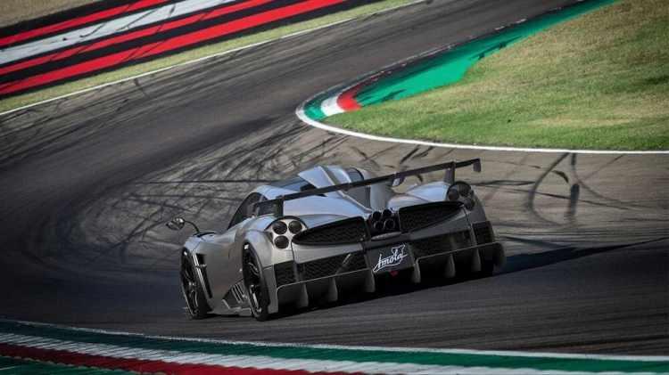 <p>4. Pagani Huayra Imola - <strong>5.4 Milyon Dolar</strong></p>
