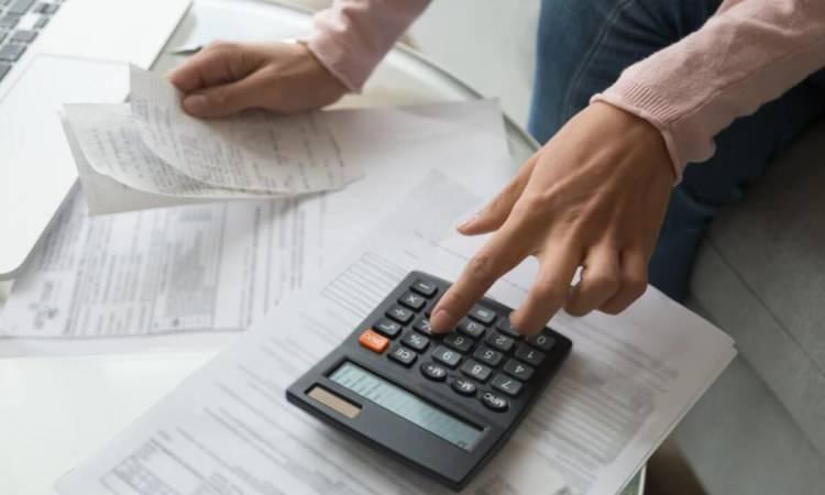 <p>Askerlik ve doğum borçlanmasında günlük en düşük 69 lira, en yüksek 517 lira prim ödeniyor. Yüzde 40 zamla birlikte günlük en düşük 96,60 TL, en yüksek 723,80 TL ödenecek.</p>
<p> </p>