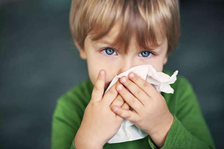 <p>Koronavirüs pandemisinin ardından tüm dünya bu kez de İngiltere’de 10’dan fazla çocuğun ölümüne neden olan Strep A bakterisinin tedirginliğini yaşıyor.</p>
