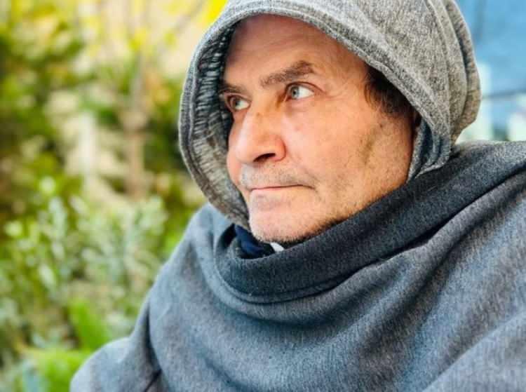 <p><strong>Bir süredir akciğer kanseri tedavisi gören ünlü isim ikinci kötü haber bizzat yaptığı paylaşımla duyurdu. </strong></p>