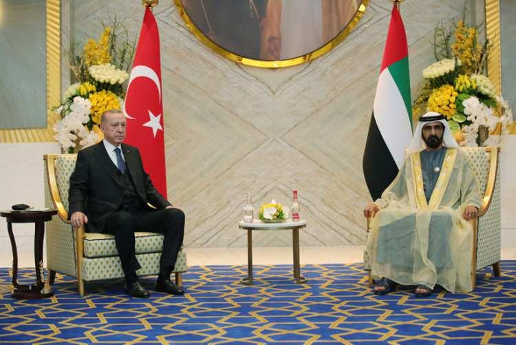 <p>Cumhurbaşkanı Recep Tayyip Erdoğan, Dubai Emiri Şeyh Muhammed bin Raşid Al Maktum’la da görüştü. Dubai Expo 2020'deki liderlik sergi alanında gerçekleşen baş başa görüşmenin ardından Cumhurbaşkanı Erdoğan ve Dubai Emiri Al Maktum, heyetler arası görüşmeye başkanlık etti.</p>

<p>Cumhurbaşkanı Erdoğan, Birleşik Arap Emirlikleri ziyareti kapsamında, Dubai Expo 2020 Türkiye Ulusal Günü etkinliklerine katıldı.</p>

<p> </p>
