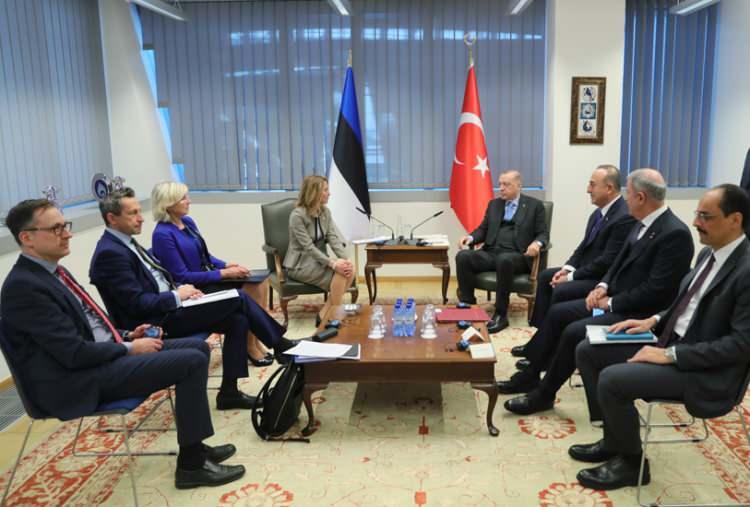 <p>Cumhurbaşkanı Erdoğan, NATO Olağanüstü Devlet ve Hükûmet Başkanları Zirvesi ardından bir basın toplantısı düzenledi.</p>

<p> </p>
