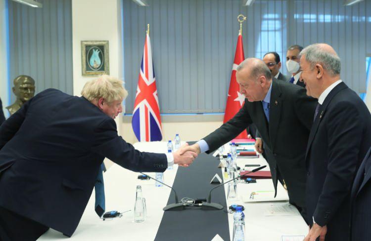 <p>Cumhurbaşkanı Erdoğan, NATO Olağanüstü Devlet ve Hükûmet Başkanları Zirvesi ardından bir basın toplantısı düzenledi.</p>

<p> </p>

