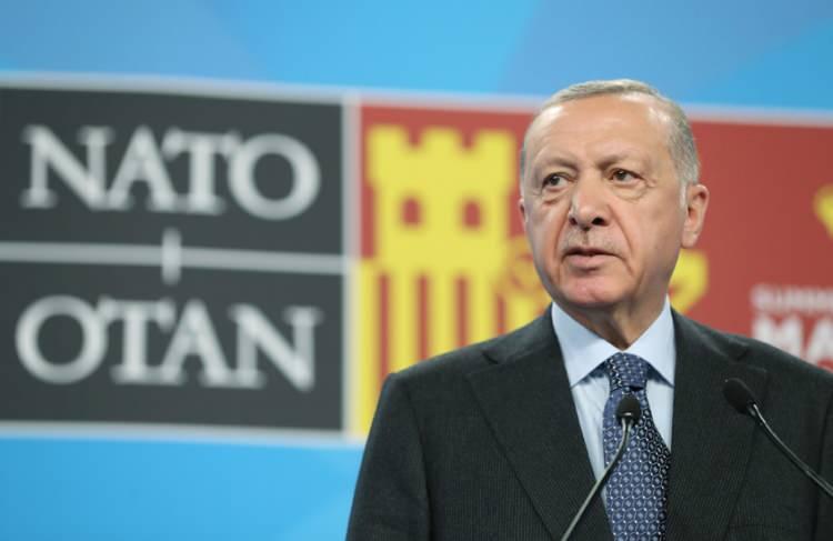 <p>Cumhurbaşkanı Erdoğan, NATO Devlet ve Hükûmet Başkanları Zirvesi’nin ardından basın toplantısı düzenleyerek açıklamalarda bulundu.<br />
</p>