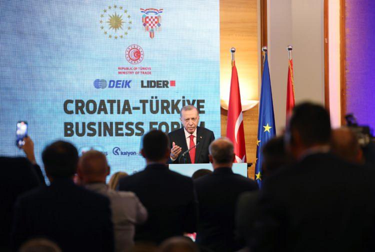 <p>Cumhurbaşkanı Erdoğan, Zagreb temasları kapsamında son olarak Hırvatistan Başbakanı Andrej Plenkovic’i kabul ederek görüştü.</p>

<p><br />
 </p>
