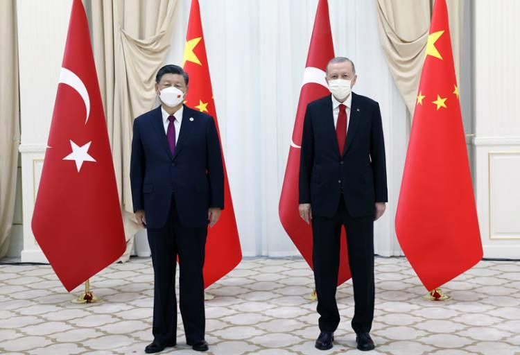 <p>Cumhurbaşkanı Erdoğan, ülkedeki ikili temasları kapsamında, Azerbaycan Cumhurbaşkanı İlham Aliyev, Pakistan Başbakanı Şahbaz Şerif, Çin Devlet Başkanı Şi Cinping, Moğolistan Cumhurbaşkanı Ukhnaagiin Khurelsukh, Hindistan Başbakanı Narendra Modi, Özbekistan Cumhurbaşkanı Şevket Mirziyoyev, Rusya Federasyonu Devlet Başkanı Vladimir Putin ve İran Cumhurbaşkanı İbrahim Reisi ile bir araya geldi.</p>
<p> </p>