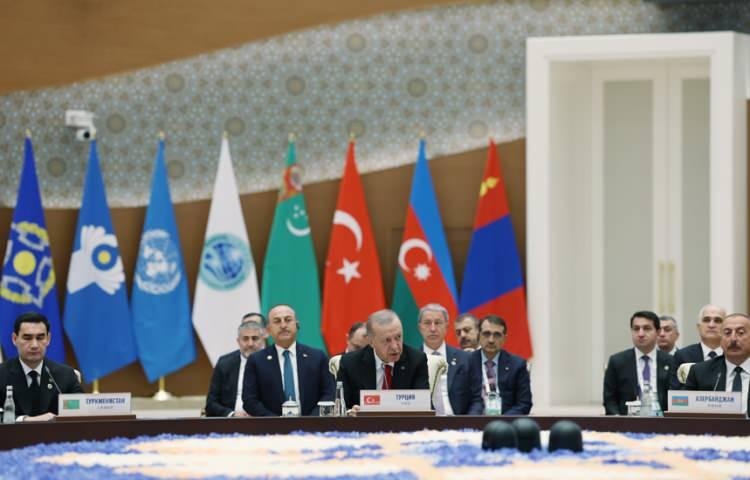 <p>Cumhurbaşkanı Erdoğan, ülkedeki ikili temasları kapsamında, Azerbaycan Cumhurbaşkanı İlham Aliyev, Pakistan Başbakanı Şahbaz Şerif, Çin Devlet Başkanı Şi Cinping, Moğolistan Cumhurbaşkanı Ukhnaagiin Khurelsukh, Hindistan Başbakanı Narendra Modi, Özbekistan Cumhurbaşkanı Şevket Mirziyoyev, Rusya Federasyonu Devlet Başkanı Vladimir Putin ve İran Cumhurbaşkanı İbrahim Reisi ile bir araya geldi.</p>
<p> </p>