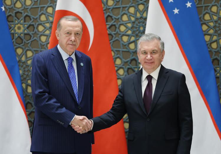 <p>Cumhurbaşkanı Recep Tayyip Erdoğan, Türk Devletleri Teşkilatı (TDT) 9. Zirvesi’ne katılmak üzere 10-11 Kasım 2022 tarihlerinde Özbekistan’a bir ziyaret gerçekleştirdi.</p>

<p> </p>
