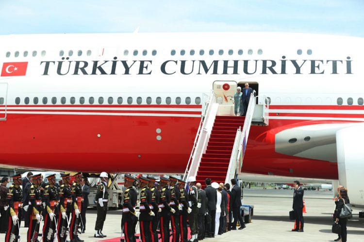 <p>Cumhurbaşkanı Recep Tayyip Erdoğan, 15-16 Kasım 2022 tarihlerinde, Bali’de düzenlenen 17’nci G20 Liderler Zirvesi nedeniyle Endonezya’ya bir ziyaret gerçekleştirdi.</p>

<p> </p>
