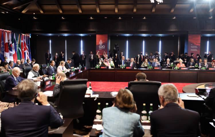 <p>Cumhurbaşkanı Erdoğan, temasları kapsamında, Amerika Birleşik Devletleri Başkanı (ABD) Joe Biden, Fransa Cumhurbaşkanı Emmanuel Macron, İtalya Başbakanı Giorgia Meloni ve Almanya Başbakanı Olaf Scholz ile ikili g&ouml;r&uuml;şmeler ger&ccedil;ekleştirdi.</p>

<p>&nbsp;</p>
