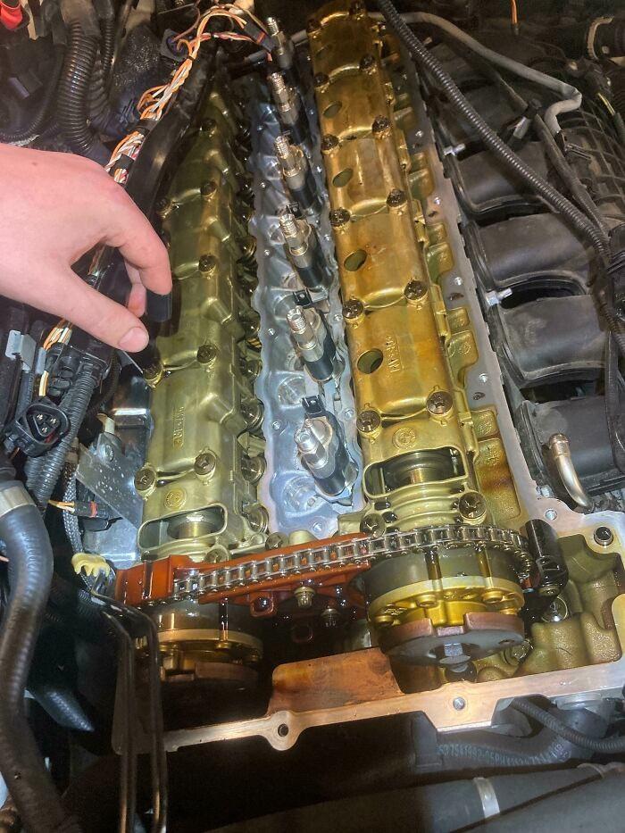 <p>"289 bin kilometrede ve yağ değişimi hiç aksamamış bir BMW 335i."</p>

