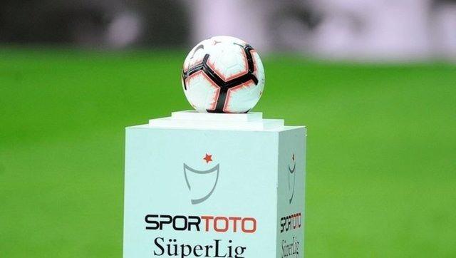 <p>Süper Lig kulüplerinin, 2022 Dünya Kupası'ndan forma giyen oyuncularından ne kadar gelir elde ettiği de belli oldu.</p>
