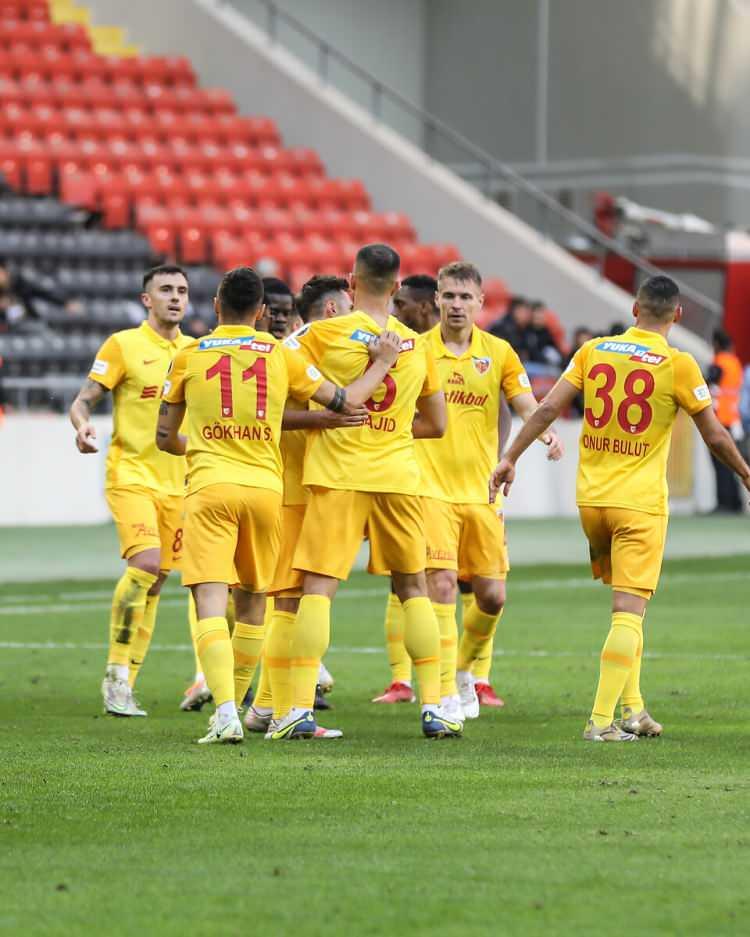 <p>Kayserispor - 200 bin dolar</p>
