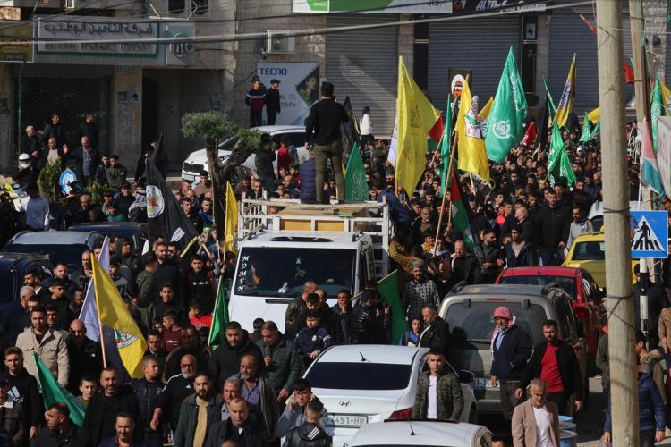 <p>Baskında gerçek mermilerle açılan ateş sonucu Filistinli Derağime yaşamını yitirirken, 4 Filistinli de yaralandı.</p>
