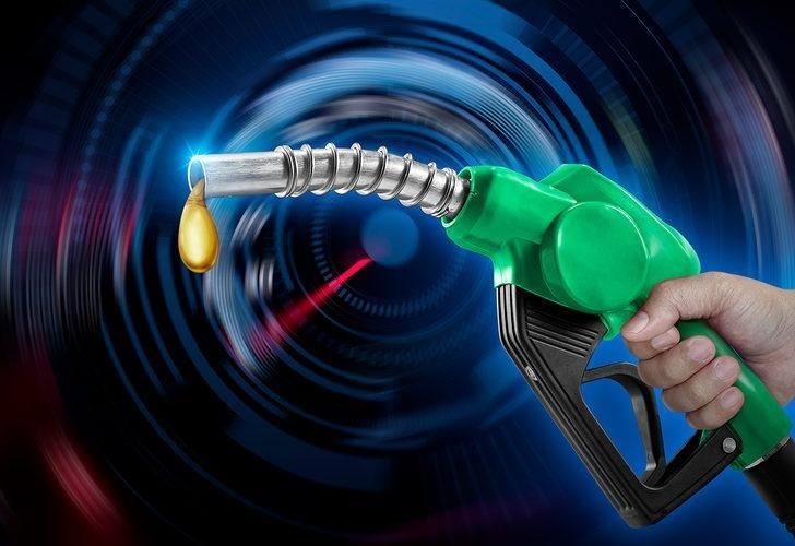 <p>16 Aralık'ta benzine 1 lira 8 kuruş zam,</p>