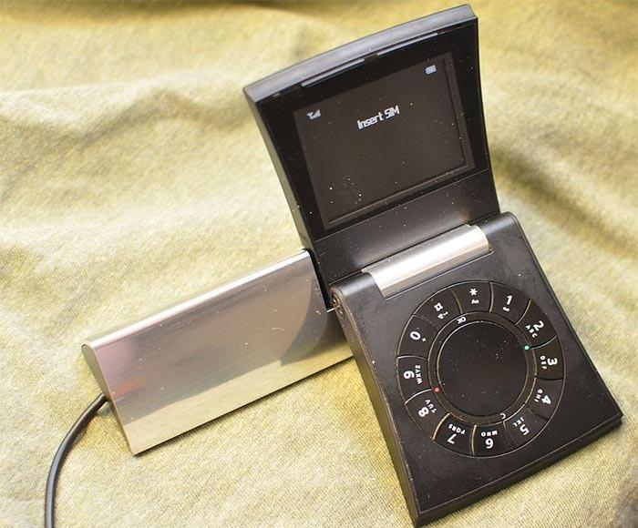 <p>Samsung Serene</p>