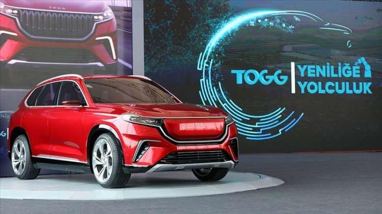 <p>Türkiye'nin otomobilini, 120 yıllık insanlık hayalini, 60 yıldır Türk insanının hayali, Türk iş dünyası olarak sizlerin de desteğiyle inşallah faaliyete geçecek. Mart'ta da hep beraber, gururumuz olan Türkiye'nin otomobilini Kocaeli'nde, Marmara bölgesinde göreceğiz.</p>