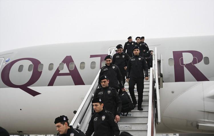 <p>Ayrıca Türk polisi, 64 müsabakada güvenliği sağladı.</p>
