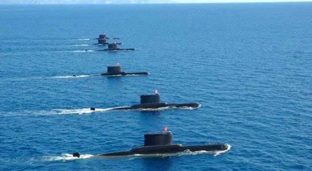 <p>MİLGEM projesi kapsamında bugüne kadar 4 gemiyi envantere alan ve 5. gemiyi de hızla inşa eden Türkiye'nin yakın zamanda gerçekleşmesi beklenen Savunma Sanayii İcra Komitesi'nde (SSİK) 6, 7 ve 8. gemiler için de adım atması bekleniyor.</p>
