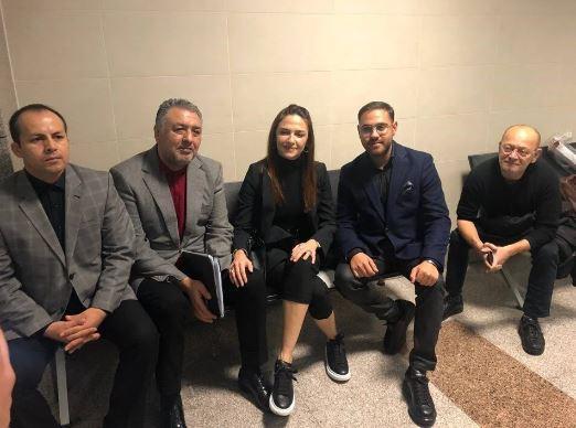 <p><span style="color:#B22222"><strong>"DEFALARCA AİLEYLE GÖRÜŞTÜK"</strong></span></p>

<p><strong>Bir programa bağlanıp film hakkında konuşan Uslu, "Filmimiz seyredilmeden yasaklandı bu bizi üzer. Defalarca aileyle görüştük kişinin ölümüyle kişilik hakları sona erer, miras olarak kalmaz buna rağmen defalarca görüştük. </strong></p>
