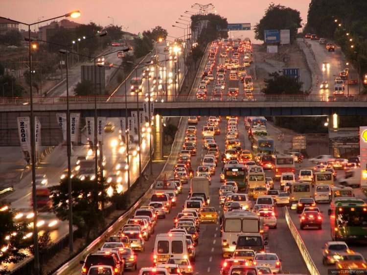 <p>MOTOSİKLET 2023 MTV ORANLARI<br />
100-250 cc 1-3 yaş arası - 395 TL<br />
100-250 cc 4-6 yaş arası - 297 TL<br />
100-250 cc 7-11 yaş arası - 218 TL<br />
100-250 cc 12-15 yaş arası - 135 TL</p>
