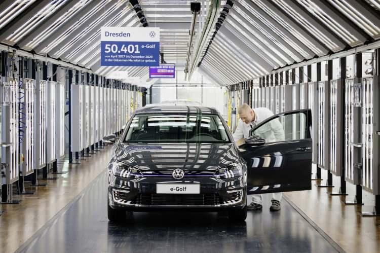 <p>Volkswagen'in Almanya Wolfsburg'daki fabrikasında üretim Ocak ayında belli aralıklarla duracak.</p>

<p> </p>
