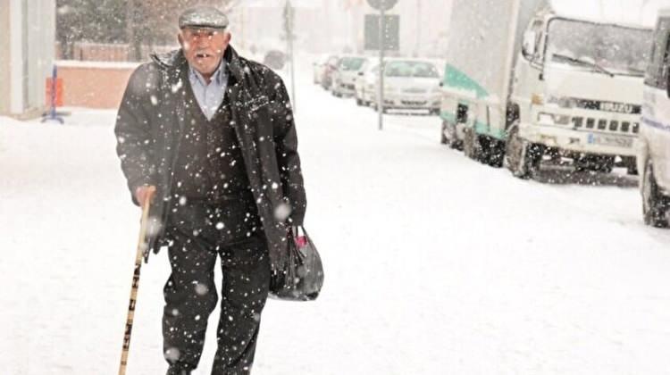 <p><strong>Uzmanların &ouml;zellikle "Kalp krizleri kışın daha sık g&ouml;r&uuml;l&uuml;r" diye a&ccedil;ıklıyor. Peki, soğukta kalp sıkışır mı?</strong></p>
