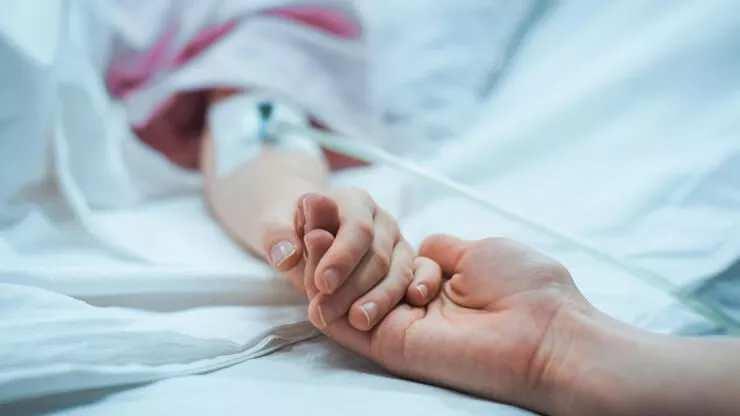 <p>İngiltere'de 2017-18 yıllarında Strep A enfeksiyonları nedeniyle 10 yaşın altında dört çocuk hayatını kaybetmişti. 2022 eylül ayında yeni vakalar ortaya çıkmaya başladı. </p>
