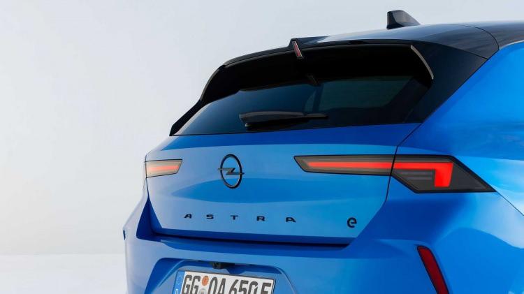 <p>Elektrikli Opel Astra, özellikleriyle neler sunuyor?</p>
