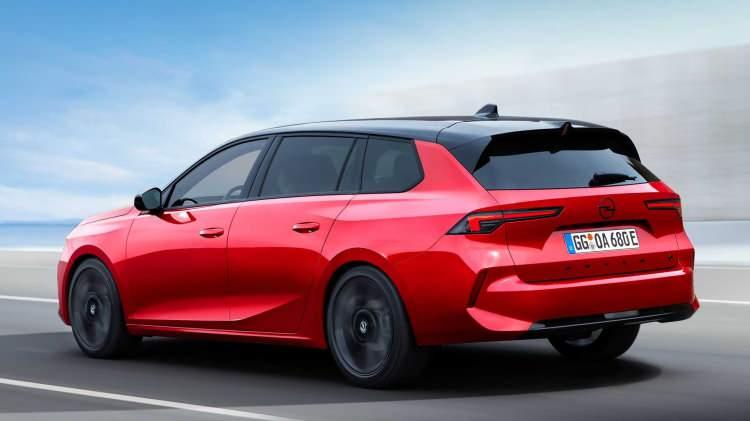 <p>Elektrikli Astra'nın sürüş asistanları arasında ise otomatik acil durum frenine sahip </p>