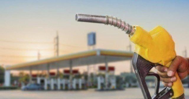 <p><strong>EN SON ZAM 17 ARALIK'TA GELMİŞTİ</strong></p>

<p>Motorin fiyatına en son 17 Aralık'ta 1 lira 7 kuruş zam yapılmıştı.</p>

<p> </p>

<p>Benzin fiyatlarına da geçtiğimiz günlerde 1 lira 7 kuruş zam gelmişti.</p>
