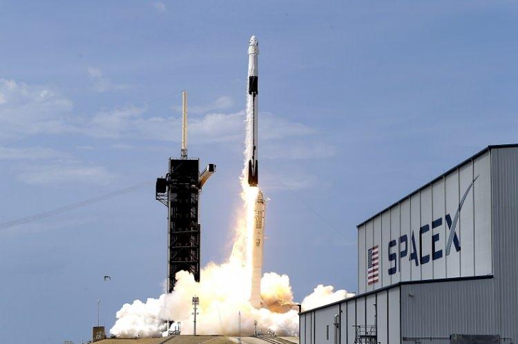 <p>Bu çalışmaların ardından cep uydusu projesini başlattıklarını belirten Duysal, Grizu-263A'yı geçen yıl SpaceX Falcon 9 roketi ile uzaya gönderdiklerini, uydunun bir yıldır uzayda başarılı bir şekilde görev yaptığını hatırlattı.</p>