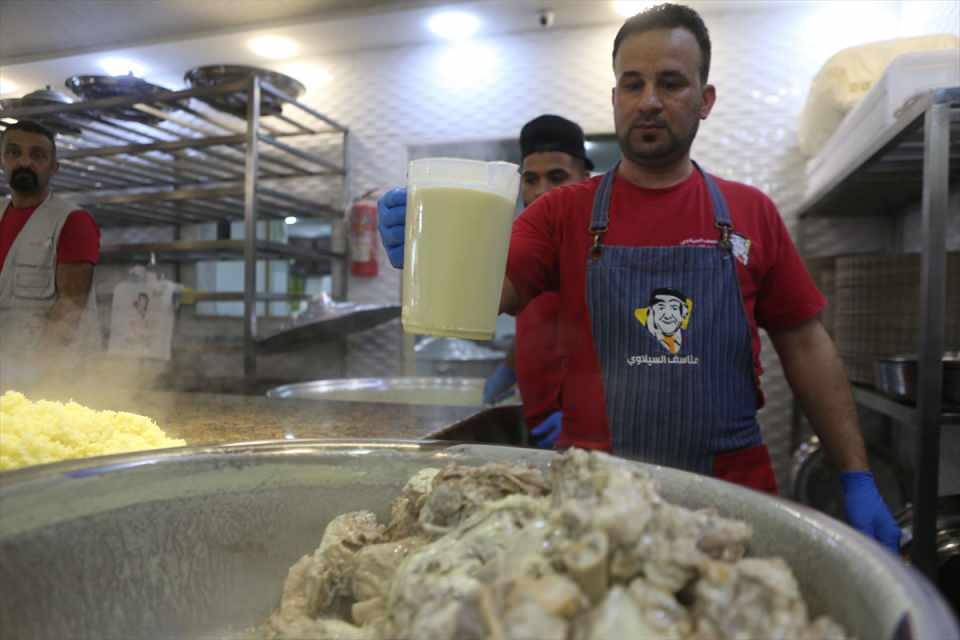 <p>Ürdünlü yetkili, bu özel yemeği gelecek nesillere taşımak ve dünyaya tanıtmak için çalıştıklarını ifade etti.</p>

<p> </p>
