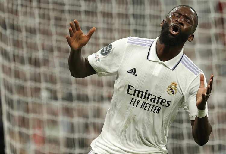 <p>40 - ANTONIO RUDIGER<br />
Takımı: Real Madrid<br />
&Uuml;lkesi: Almanya</p>
