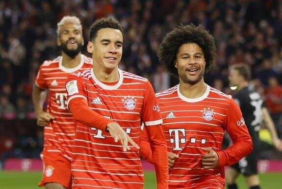 <p>35 - JAMAL MUSIALA<br />
Takımı: Bayern M&uuml;nih<br />
&Uuml;lkesi: Almanya</p>
