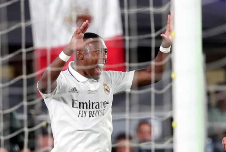 <p>14 - DAVID ALABA<br />
Takımı: Real Madrid<br />
&Uuml;lkesi: Avusturya</p>

