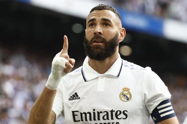 <p>3 - KARIM BENZEMA</p>

<p>Takımı: Real Madrid<br />
&Uuml;lkesi: Fransa</p>
