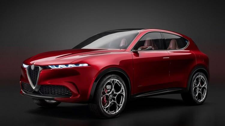 <p><strong>Alfa Romeo Tonale</strong></p>
<p>Alfa Romeo’nun ilk plug-in hybrid ve ilk kompakt SUV modeli Tonale’nin 2022 yılının üçüncü çeyreğinde Türkiye’ye giriş yapması planlanıyor.</p>