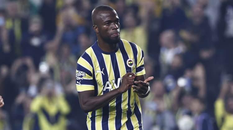 <p>Forvet: Enner Valencia - Fenerbahçe<br />
<br />
Gol katkısı: 24 | Rakip ceza sahasında topla buluşma: 99 | Çalım: 31 | İsabetli şut: 24</p>
