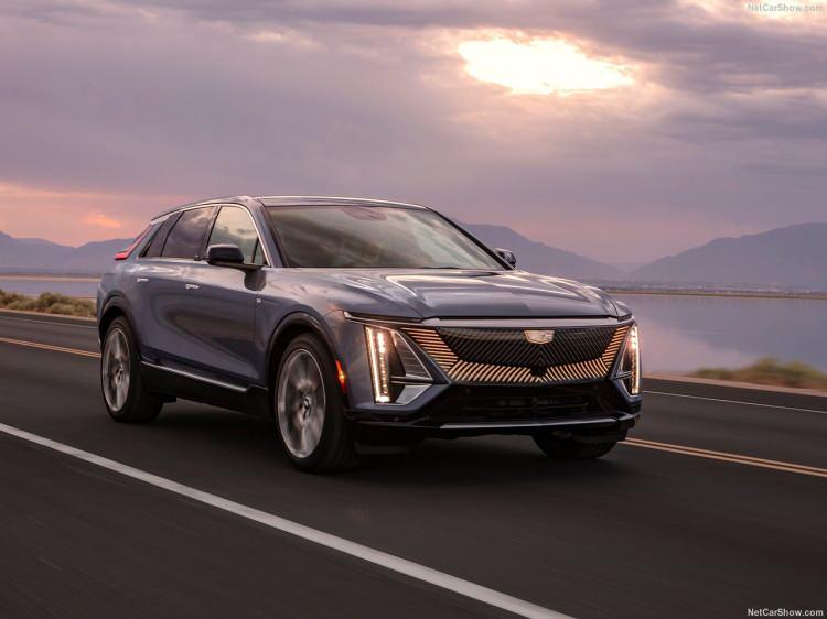 <p>Cadillac <strong> Lyriq</strong></p>

