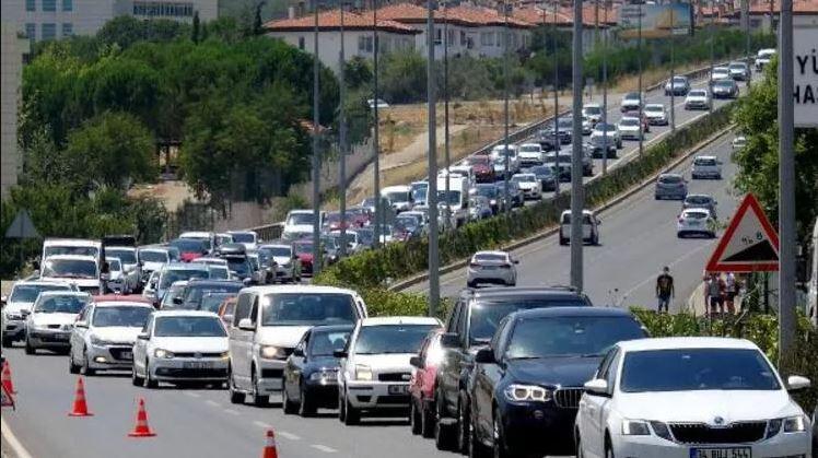 <p><strong>'BODRUM YİNE ÇOK HAREKETLİ'</strong></p>

<p> </p>

<p> </p>

<p>Bodrum esnafı da yılbaşı için misafirlerine çeşitli programlar hazırlıyor.</p>
