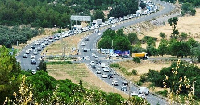 <p><strong>BODRUM, 2022'YE TEOMAN KONSERİYLE VEDA EDECEK</strong></p>

<p> </p>

<p>Yılbaşı gecesi, Bodrum’da ünlü sanatçı Teoman sahne alacak.</p>

