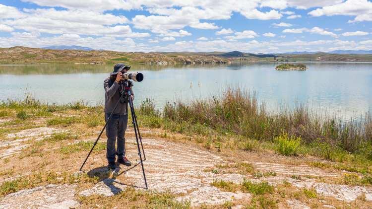 <p>Güzelliklerimizi iyi bir şekilde pazarlamamız lazım. Yeni dünyada özellikle doğal yaşam alanları, tarihi mekanlar ve diğer turizm enstrümanları ön planda. Deniz, kum turizmi bir şekilde doğa turizmine kaymaya başladı. </p>