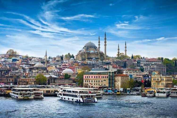 <p> Antalya Kent Konseyi Turizm Çalışma Grubu Başkanı Recep Yavuz, Dünya Turizm Örgütü'nün (UNWTO) 2022 yılı 9 aylık turizm verileri ile 2019 aynı dönem rakamlarını kıyasladığı raporla ilgili bilgi verdi. </p>
