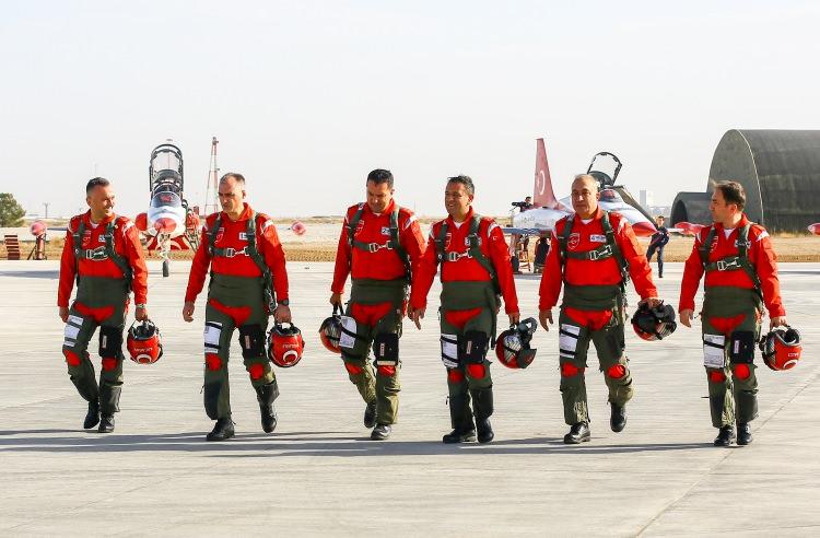 <p>Türk Hava Kuvvetleri’nin, Türk Yıldızları adı verilen akrobasi timi 1992 yılında kuruldu ve NF-5 uçakları ile eğitimlerine başladı.</p>
