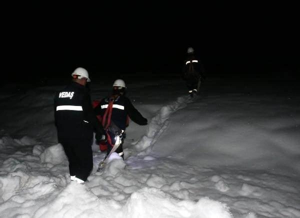 <p> İnsanlar eğlenirken, bizler de onlara kesintisiz enerji vermek için çalışıyoruz. Çalıdüzü köyümüzün sorununu da zorlu doğa koşulları ve soğuk havaya rağmen giderdik" diye konuştu.</p>