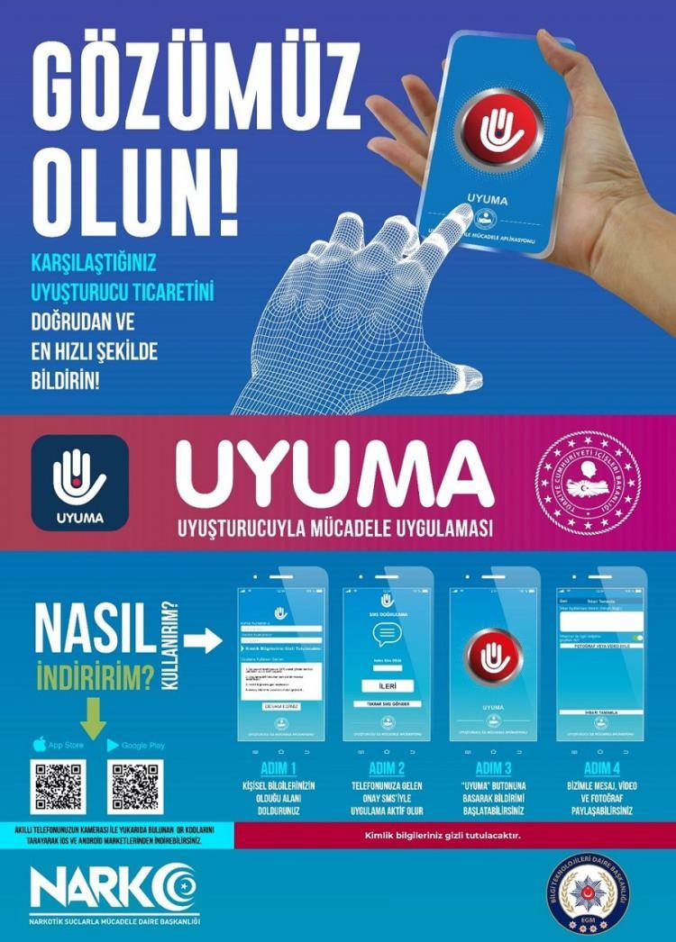 <p>EN İYİ POLIS: ANNE-BABA</p>
<p>Güvenlik güçlerinin narkotikle mücadelede elde ettiği başarılara rağmen, en iyi polisin yine anne ve baba olduğuna dikkat çekiliyor. Uyuşturucu satıcılarının özellikle genç kuşakları hedef aldığı, bu nedenle ebeveynlerle çocuklar arasında sevgi ve saygıya dayalı ilişkinin hiç koparılmaması, çocukların tehlikelerden korunması için dikkat edilmesi öneriliyor. İçişleri Bakanlığı ‘En İyi Narkotik Polisi: Anne’ adıyla bir kampanya hazırladı. Eğitim TIR’ı, okulları gezerek çocuklara yönelik bilinçlendirme çalışmaları yapıyor. Toplamda eğitimci, çocuk, aile olmak üzere 10 milyon kişiye eğitim verilmese hedefleniyor.</p>