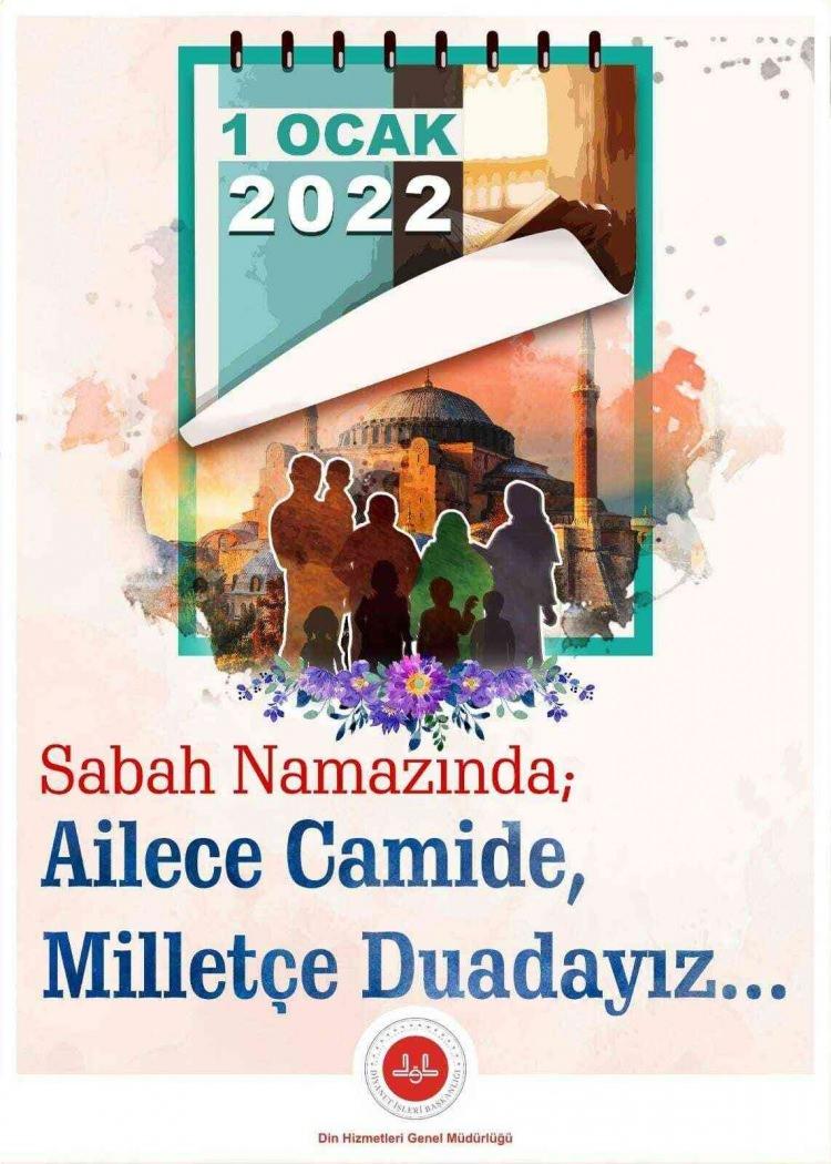 <p>Diyanet İşleri Başkanı Ali Erbaş’ın Twitter’da “Alice camide, milletçe duadayız” diye duyuru yapması üzerine sabah saatlerinde vatandaşlar ailece camilere akın etti. </p>
