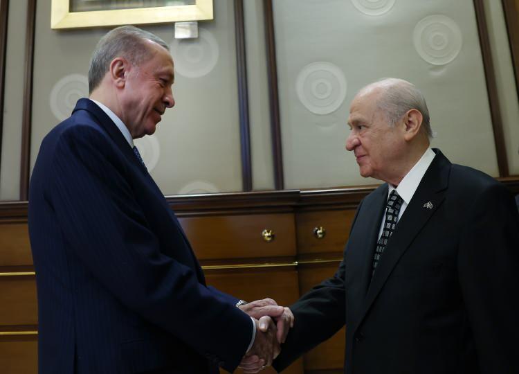 <p>Cumhurbaşkanı Recep Tayyip Erdoğan, MHP Genel Başkanı Devlet Bahçeli ile bir araya geldi.</p>
